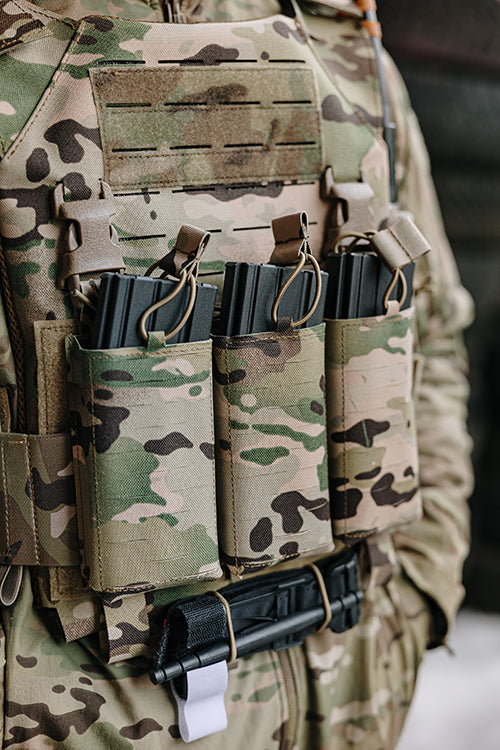 MOLLE-Tasche Panel Buckle Up Laser-Cut für 3 AR15/AK Magazine - Multicamo 8