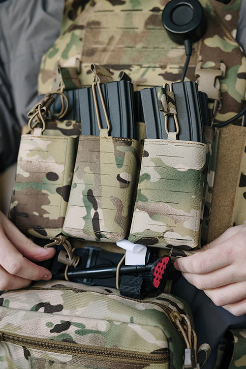 MOLLE-Tasche Panel Buckle Up Laser-Cut für 6 AR15/AK Magazin - Multicamo 9