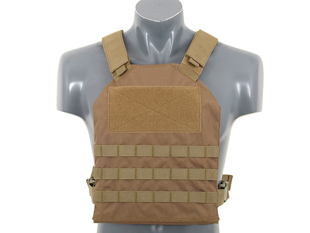 Simple Plate Carrier mit Dummy Soft Armor Inserts Coyote