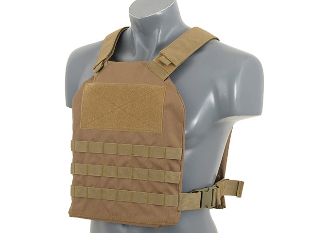 Simple Plate Carrier mit Dummy Soft Armor Inserts Coyote