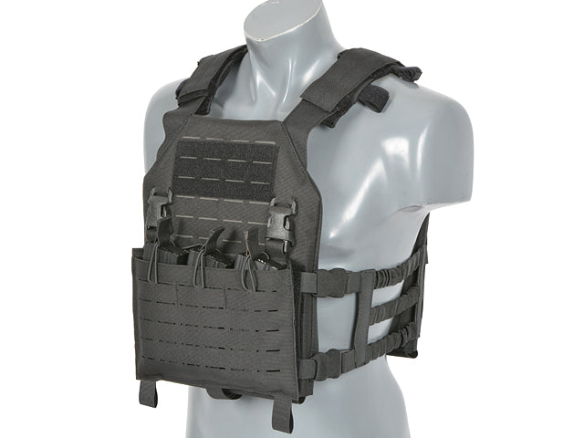 Laser-Cut “Buckle Up" Assault Plate Carrier mit AR15/AK Magazintasche — Schwarz [8Fields] 7