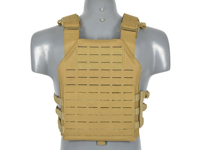 Laser-Cut “Buckle Up" Assault Plate Carrier mit AR15/AK Magazintasche — Coyote [8Fields] 4