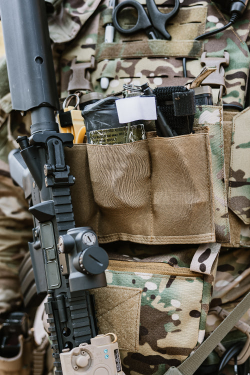 Elastische Dreifach-M4/M16-Magazintasche - Coyote [8FIELDS] 4
